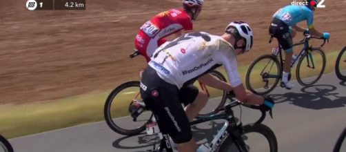 Chris Froome dopo la caduta nella prima tappa del Tour de France.