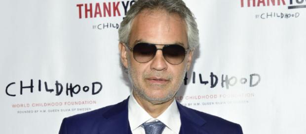 Andrea Bocelli, momenti di paura per la visita dei ladri in villa Andrea Bocelli, momenti di paura per la visita dei ladri in villa