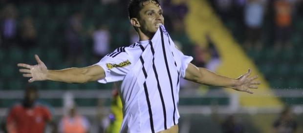 Henan pode deixar o Figueirense e ser o novo reforço do Fluminense (Foto: Luiz Henrique) Henan pode deixar o Figueirense e ser o novo reforço do Fluminense (Foto: Luiz Henrique)