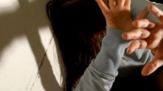 Castellammare: risponde a un invito a una festa su Facebook, violentata