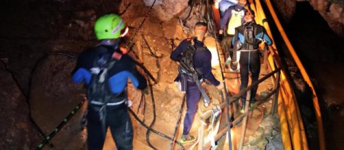 Tailandia empieza a rescatar a los niños atrapados en una cueva ... - lainformacion.com