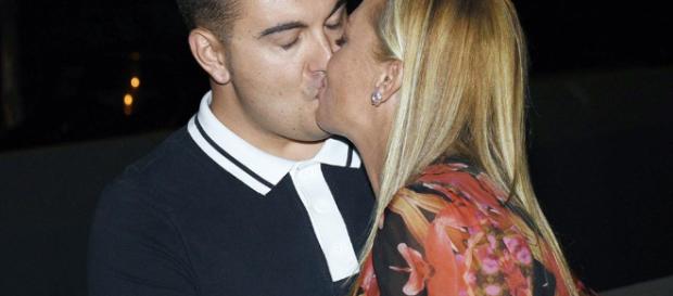 Belén Esteban celebra el cumpleaños de su novio con una foto y el triunfo contra Toño Belén Esteban celebra el cumpleaños de su novio con una foto y el triunfo contra Toño