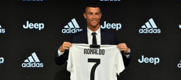 Cristiano Ronaldo faz seu primeiro treino duro com a camisa da Juventus Cristiano Ronaldo faz seu primeiro treino duro com a camisa da Juventus