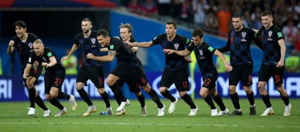 Croacia sufre pero pasa a semifinales tras superar a Rusia en la tanda de penales Croacia sufre pero pasa a semifinales tras superar a Rusia en la tanda de penales