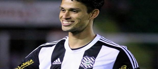 Henan não será mais jogador do Fluminense (Foto: Luiz Henrique/Figueirense FC) Henan não será mais jogador do Fluminense (Foto: Luiz Henrique/Figueirense FC)