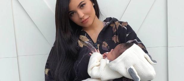 Kylie Jenner revela sentirse insegura con su cuerpo luego de su embarazo Kylie Jenner revela sentirse insegura con su cuerpo luego de su embarazo