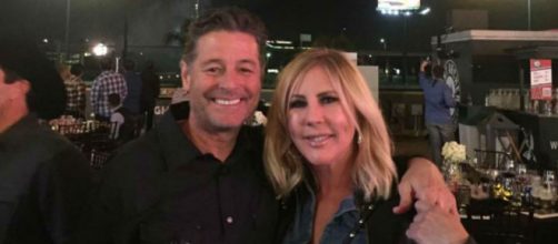 Steve Lodge spends time with Vicki Gunvalson. [Image Source: Vicki Gunvalson - Facebook]