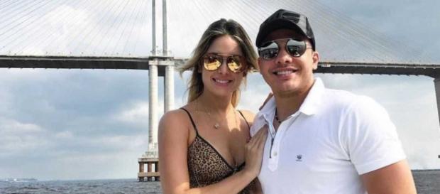 Casal completa dois anos de casado Casal completa dois anos de casado