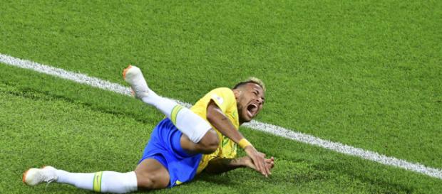 Neymar: "A veces exagero, pero en realidad sufro dentro del campo" Neymar: "A veces exagero, pero en realidad sufro dentro del campo"