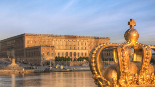Palazzo reale di Svezia: furto di gioielli e fuga in motoscafo