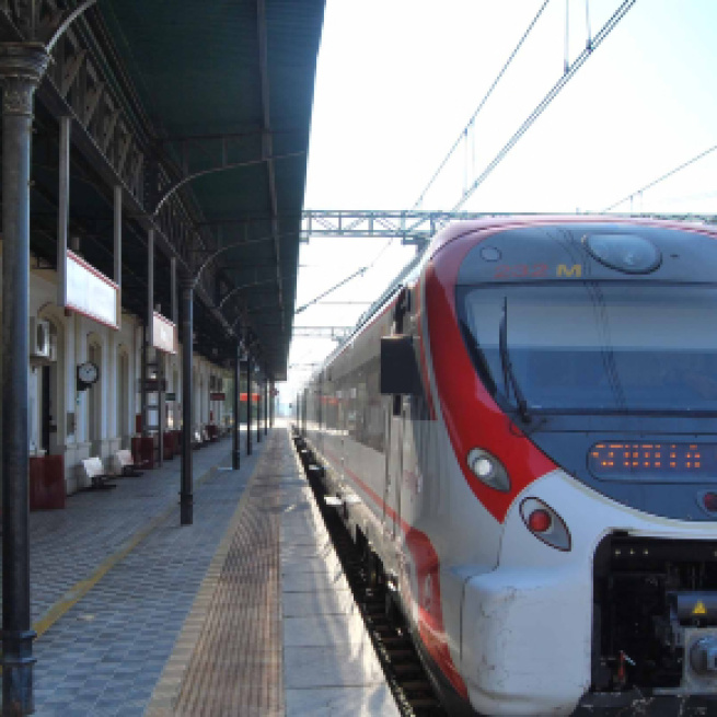 Train surfing es el nuevo y peligroso reto viral de las redes sociales