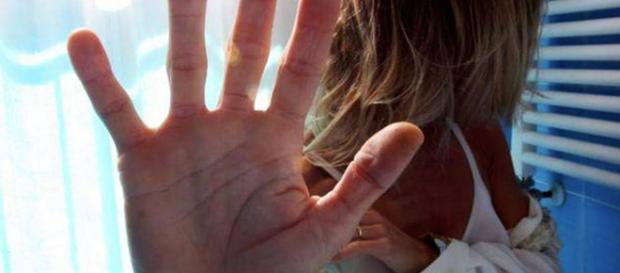 Capri, turista francese denuncia di essere stata drogata e violentata in un hotel di lusso Capri, turista francese denuncia di essere stata drogata e violentata in un hotel di lusso