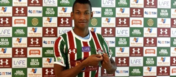 Fluminense segue tendo problemas com patrocínio master (Foto: Lucas Merçon) Fluminense segue tendo problemas com patrocínio master (Foto: Lucas Merçon)