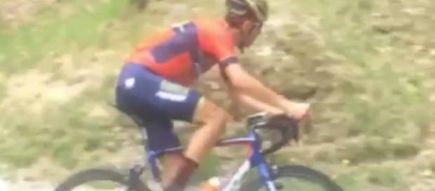 Vincenzo Nibali ha ripreso gli allenamenti dopo l'incidente al Tour de France. Vincenzo Nibali ha ripreso gli allenamenti dopo l'incidente al Tour de France.