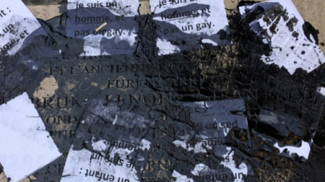 La plaque commémorative en hommage à Bruno Lenoir et Jean Diot a été vandalisée.