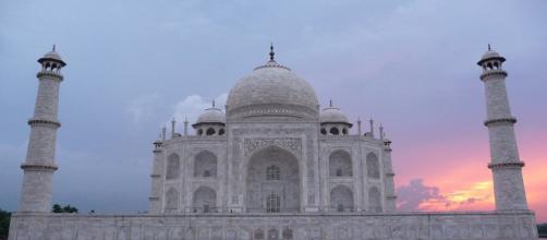 Caption: The iconic Taj Mahal faces the threat of demolition if it is not restored. [Image Source: naviti - Pixabay]