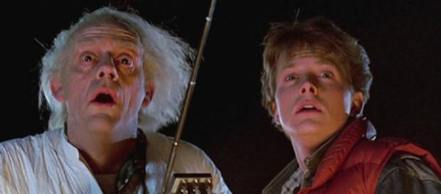 Michael J. Fox e Christopher Lloyd in "Ritorno al futuro" Michael J. Fox e Christopher Lloyd in "Ritorno al futuro"