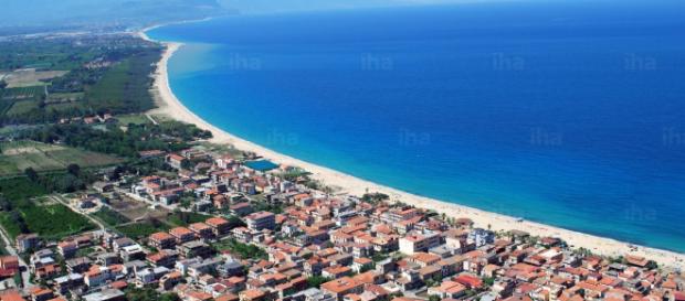 Sparatoria in spiaggia a Nicotera Marina (Vibo Valentia): uomo ucciso da un killer. Sparatoria in spiaggia a Nicotera Marina (Vibo Valentia): uomo ucciso da un killer.
