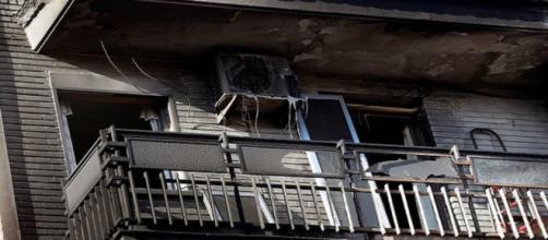 Hombre se prende fuego e incendia el edificio donde vivía