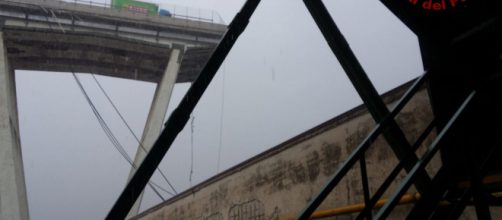 crolla viadotto a Genova: morti e feriti