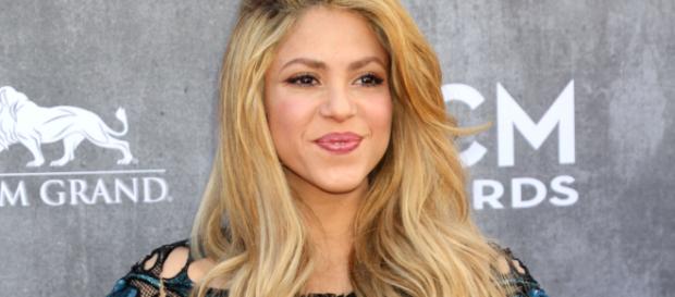 SHAKIRA-PORTADA-2.jpg - com.uy SHAKIRA-PORTADA-2.jpg - com.uy
