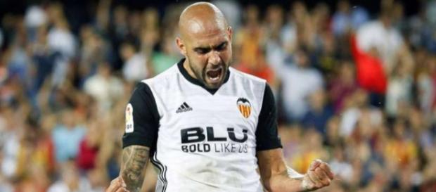 Simone Zaza a donné son accord pour rejoindre l'OM, mais le club phocéen doit encore valider ce joueur en interne. Simone Zaza a donné son accord pour rejoindre l'OM, mais le club phocéen doit encore valider ce joueur en interne.