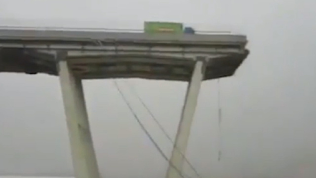 Crolla il ponte Morandi a Genova, parlano alcuni testimoni