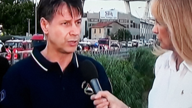 Crollo viadotto Genova: Giuseppe Conte nei luoghi del disastro.