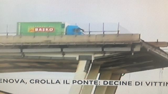 Genova, 35 morti e decine di feriti nel crollo del ponte Morandi