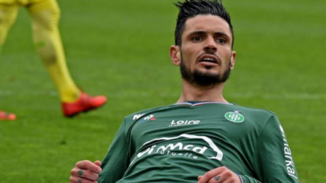 Rémy Cabella ne va pas encore pouvoir officialiser son départ vers Saint-Etienne durant ce mercato.