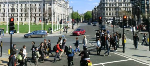 Scene of Parliament Square London. [Image courtesy – Lobster1, Wikimedia Commons]