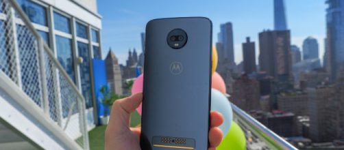 Motorola Moto P30: muy parecido al iPhone X pero será un Android