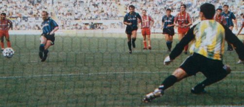 Inter-Cremonese 2-1, Brehme realizza su rigore: nella stagione 1989/90, per la prima volta, la Serie A iniziò in agosto