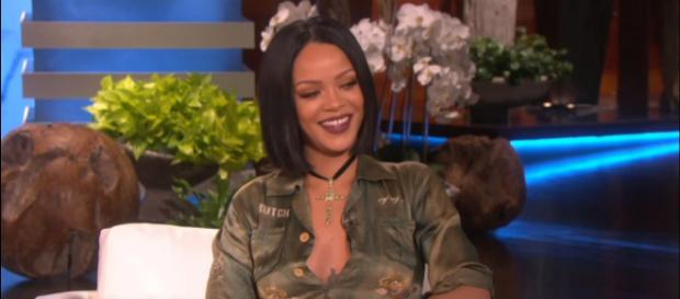 Rihanna (Imagem via YouTube/ TheEllenShow) Rihanna (Imagem via YouTube/ TheEllenShow)