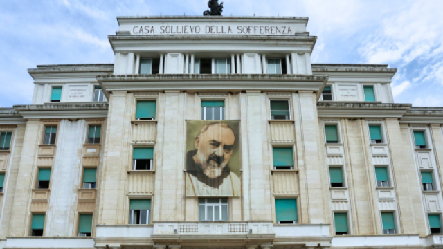 Foggia, 3 morti in seguito ad un incidente stradale: una delle vittime &egrave; deceduta alla Casa Sollievo della Sofferenza.