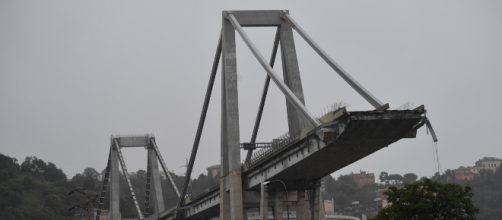 Genova, crollo ponte Morandi: uno strallo d'acciaio avrebbe ceduto