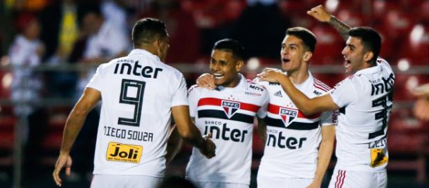 Comemoração no Morumbi e recorde de pontuação alcançado na história dos pontos corridos. Comemoração no Morumbi e recorde de pontuação alcançado na história dos pontos corridos.