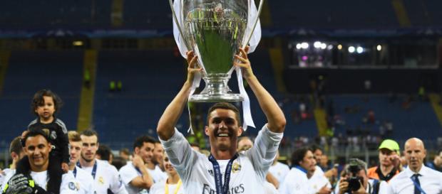 El Real Madrid denuncia al Inter por negociar con Modric El Real Madrid denuncia al Inter por negociar con Modric