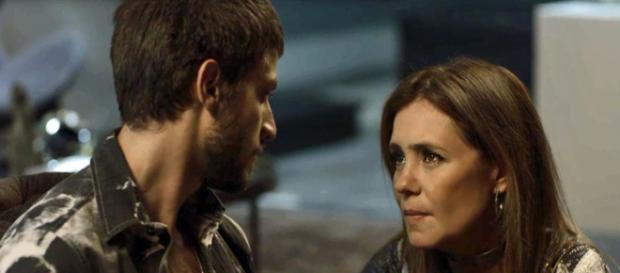 Ícaro volta a se relacionar com Laureta. (Foto: Divulgação TV Globo) Ícaro volta a se relacionar com Laureta. (Foto: Divulgação TV Globo)
