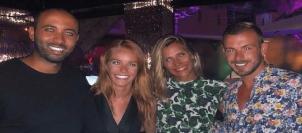 Julien Bert très proche de Camille Cerf en soirée à Saint-Tropez Julien Bert très proche de Camille Cerf en soirée à Saint-Tropez