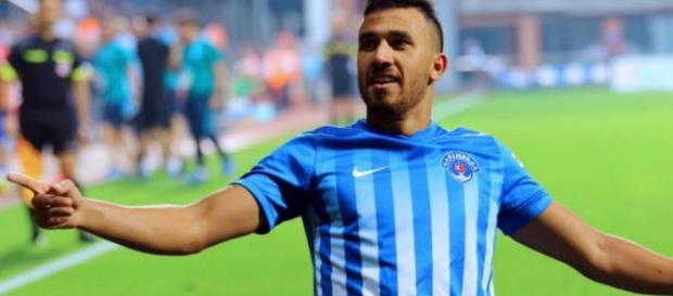 Mahmoud Hassan "Trezeguet" reste dans la shortlist de l'OM en cette fin de mercato. Mahmoud Hassan "Trezeguet" reste dans la shortlist de l'OM en cette fin de mercato.