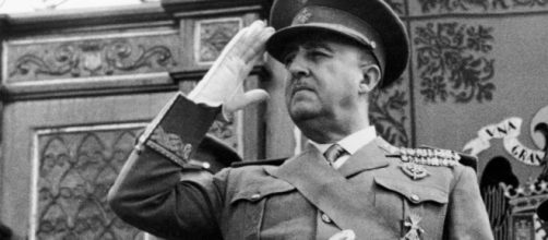 Militares retirados exaltan la figura de Francisco Franco