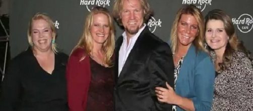 The Brown family adults of TLC's 'Sister Wives' photographed. [Image Source: Free Travel - YouTube]