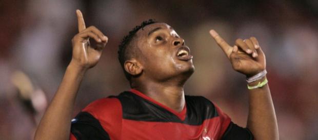 Jogador decidiu parar por conta das dores Jogador decidiu parar por conta das dores