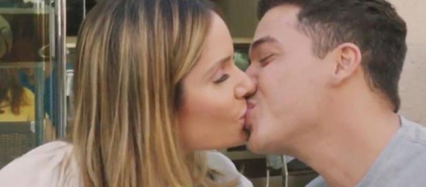 Wesley Safadão com a esposa em comercial Wesley Safadão com a esposa em comercial