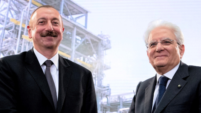 Il presidente dell'Azerbaigian Ilham Aliyev con il presidente italiano Sergio Mattarella (ufficio stampa presidenza della Repubblica Italiana)