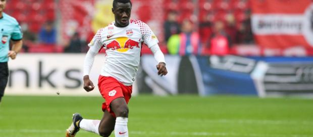 Diadie Samassekou ne pourra pas quitter le RB Salzbourg cet été, empêchant un possible transfert vers l'OM Diadie Samassekou ne pourra pas quitter le RB Salzbourg cet été, empêchant un possible transfert vers l'OM