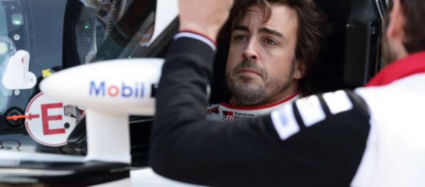 Alonso y Toyota ganan en la pista y pierden en la mesa de comisarios Alonso y Toyota ganan en la pista y pierden en la mesa de comisarios