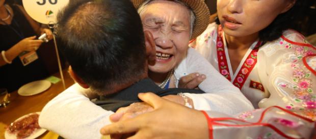 Familias separadas por la guerra de Corea volvieron a reunirse Familias separadas por la guerra de Corea volvieron a reunirse