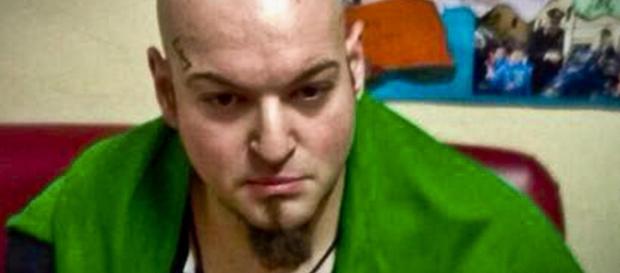 Luca Traini, dovrà rispondere di strage con l'aggravante dell'odio razziale, sei tentati omicidi, porto abusivo d'arma e danneggiamenti Luca Traini, dovrà rispondere di strage con l'aggravante dell'odio razziale, sei tentati omicidi, porto abusivo d'arma e danneggiamenti